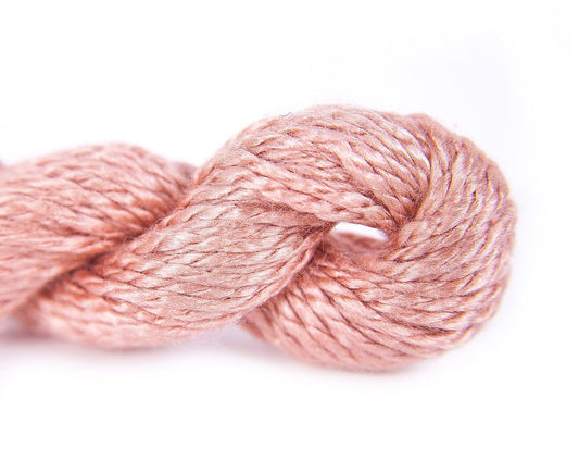 Vineyard Silk Classic C-020 Coral Cloud