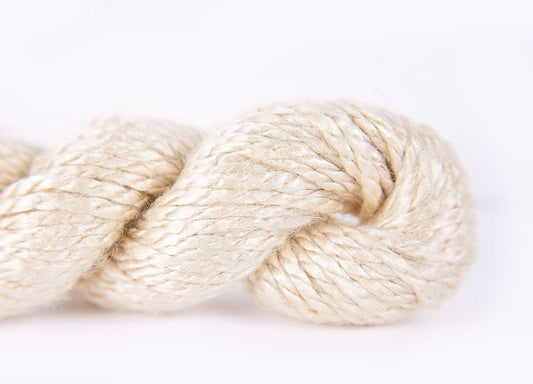 Vineyard Silk Classic C-043 Lemon Chiffon