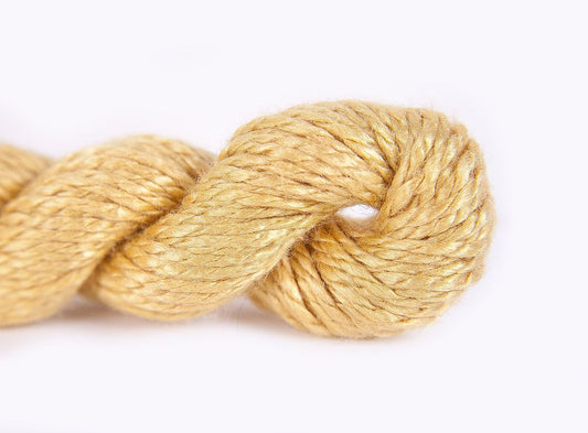 Vineyard Silk Classic C-048 Pale Banana