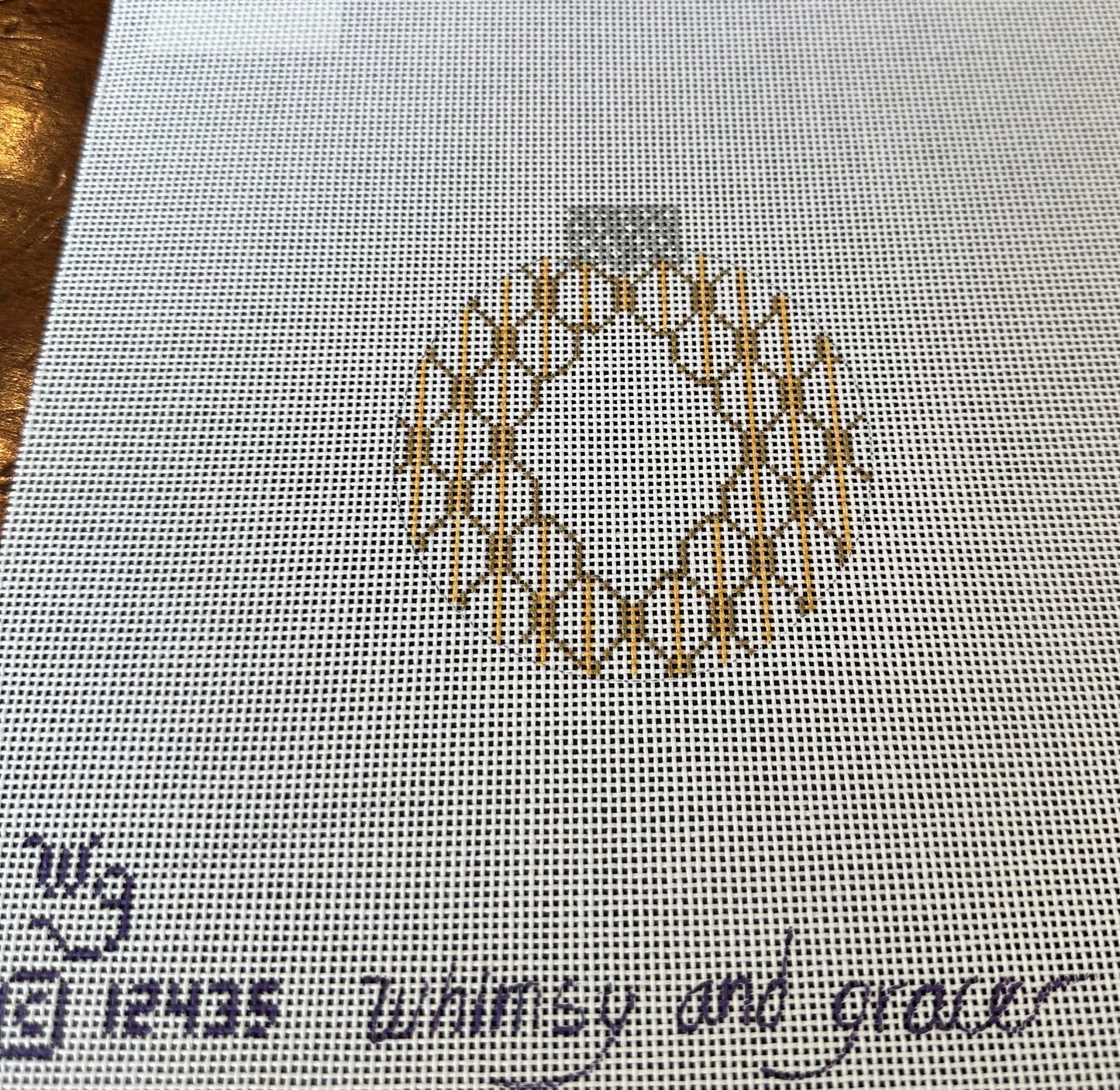 W- Initial Scallop- Gold