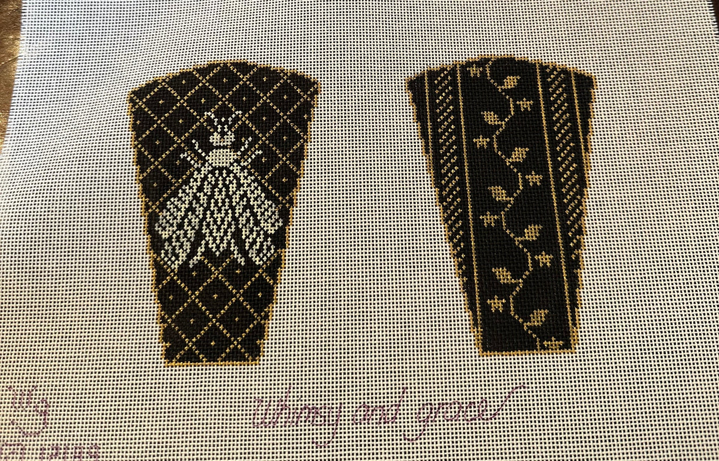 W- N's Bee SC- Black & Gold