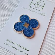 Go Stitch Studio Needle Minder Blue Clover