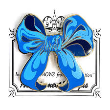 Accoutrement Designs Blue Bow Needle Minder