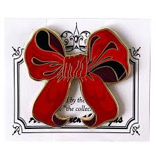 Accoutrement Designs Red Bow Needle Minder
