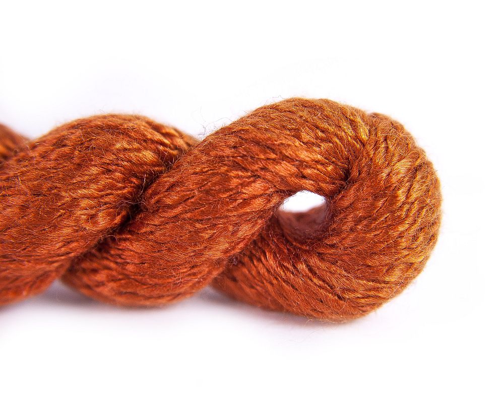 Vineyard Silk Classic C-028 Flame