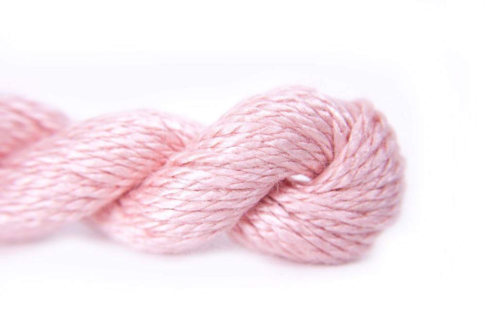 Vineyard Silk Classic C-165 Strawberry Ice