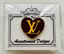 Accoutrement Designs Needle Minder LV Brown Heart